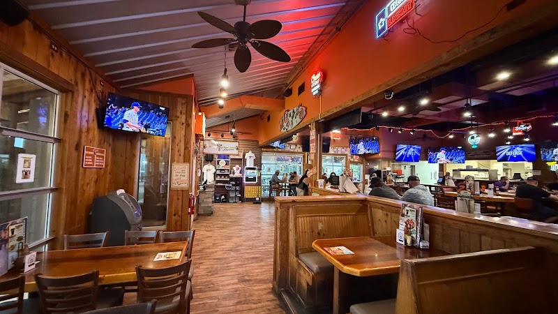 Hooters photo 5