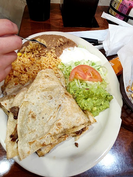 LEÓN MEXICAN GRILL photo 2
