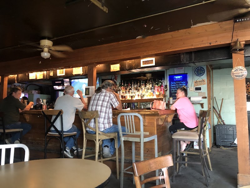 B3 Bobbie's Bayou Bar