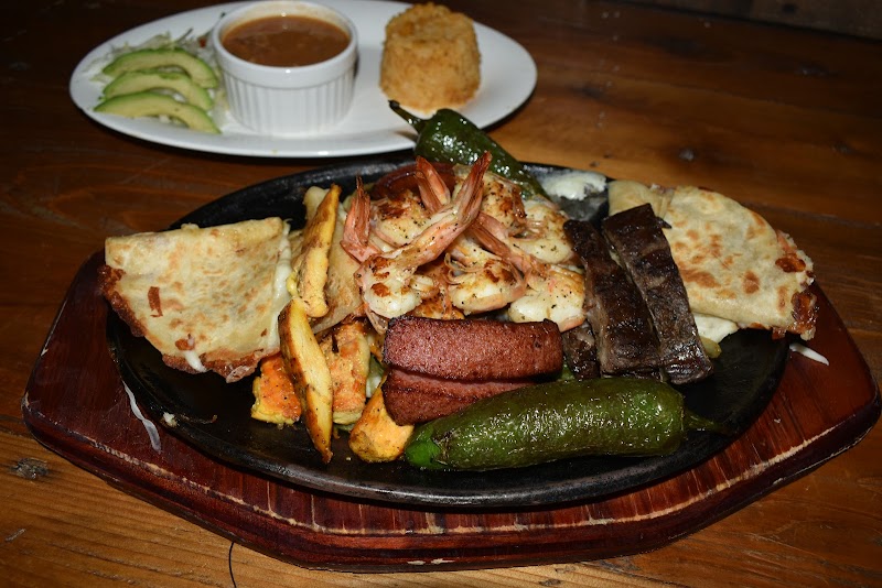 Casa de Rosas Sports Bar & Grill