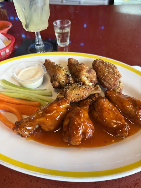 Casa de Rosas Sports Bar & Grill photo 5