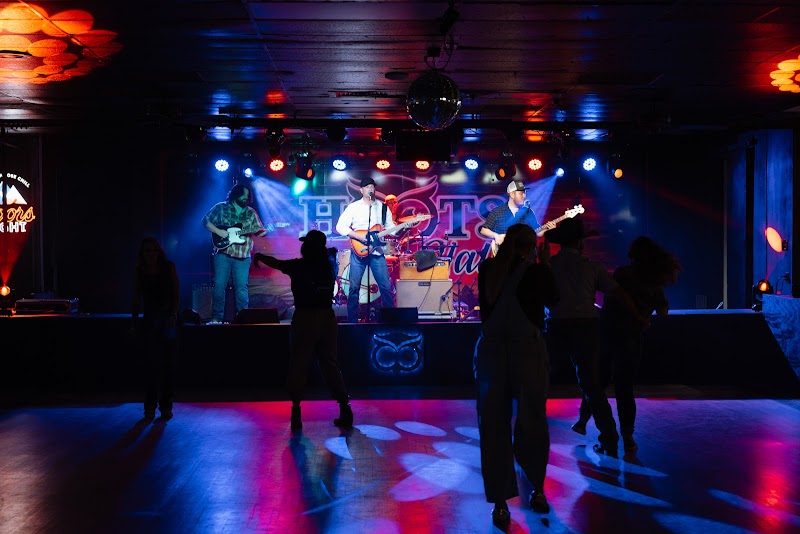 Hoots Hall photo 3