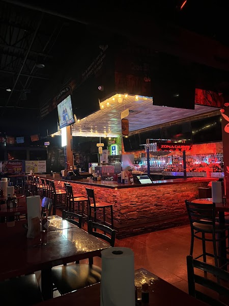 Zona Caliente Sports Bar And Grill photo 3