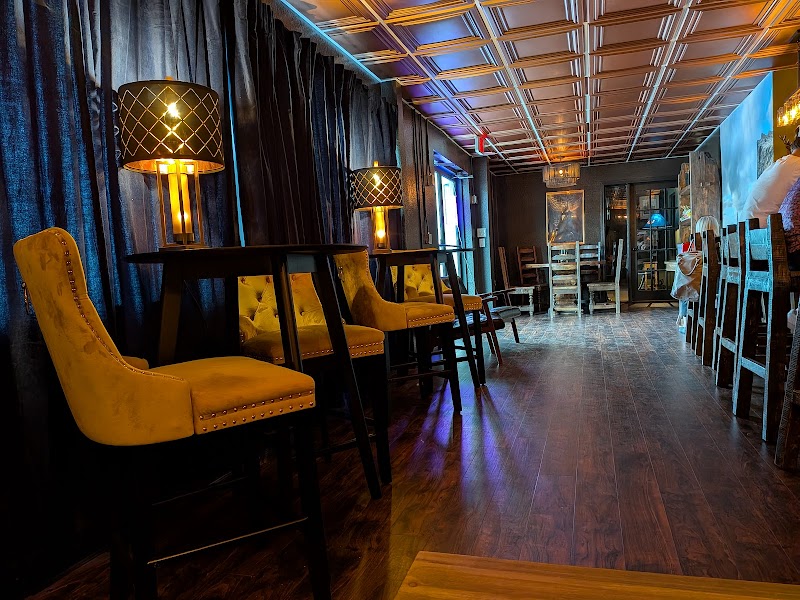 Highlands Lounge