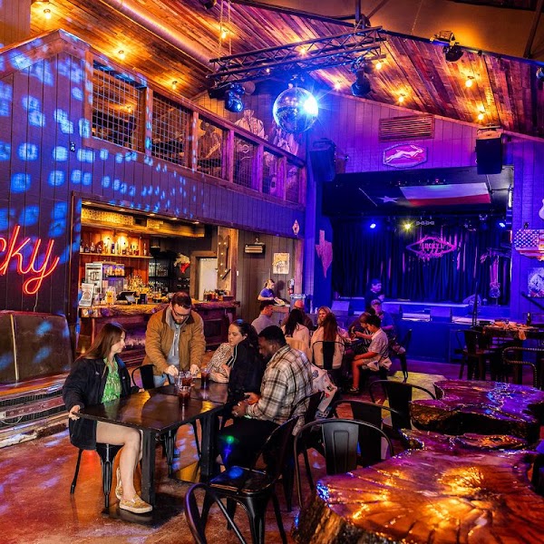 Lucky Rabbit Live Music Bar & Kitchen photo 3