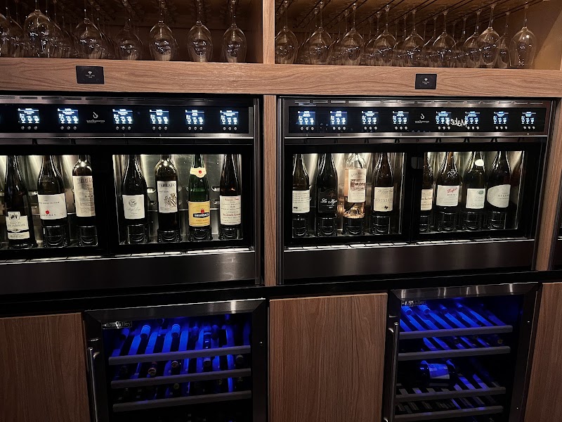 Social Oak - Wine & Whiskey Lounge photo 3