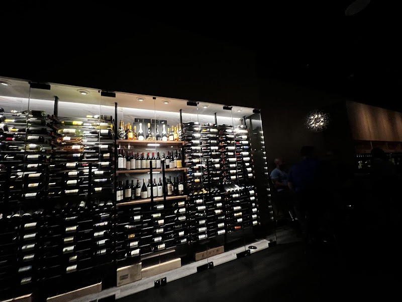 Social Oak - Wine & Whiskey Lounge photo 5