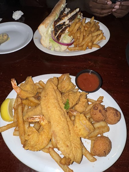 Dodie's Cajun Restaurant at The Harbor photo 3