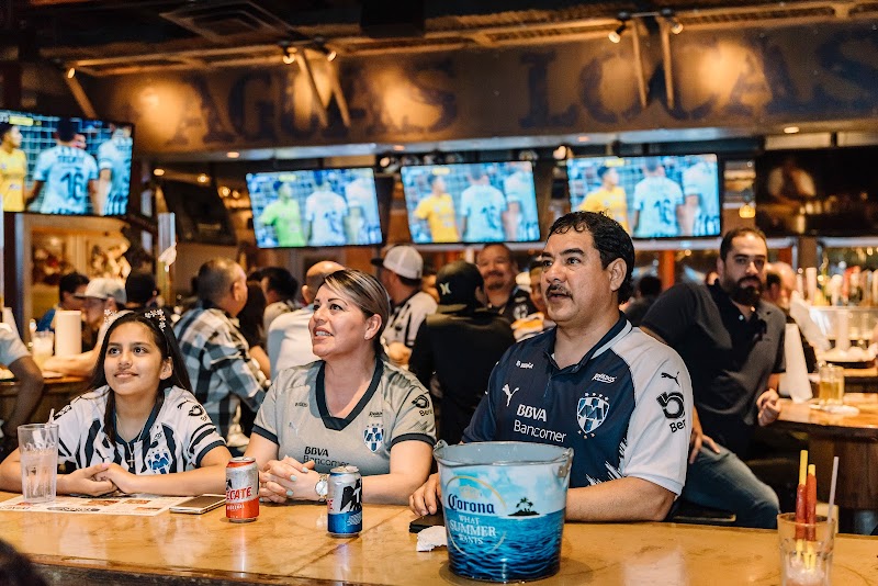 Ojos Locos Sports Cantina (Brownsville, TX)