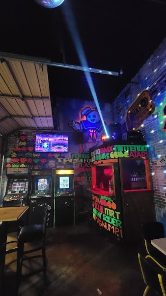 Deloreans 80s Bar photo 5