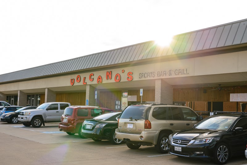 Volcano's Sports Bar and Grill photo 5