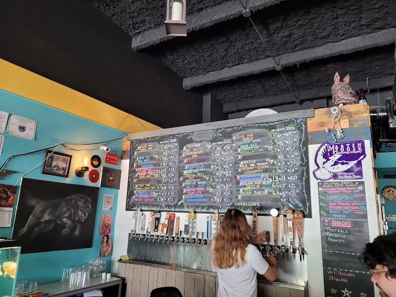 The Growling — Texas Craft Beer Bar photo 3