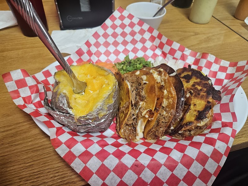 LEO'S TAQUERIA photo 4
