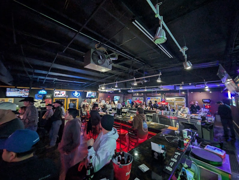 Hoot's Pub photo 4