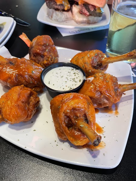 Double Schotts Sports Bar & Grill photo 5