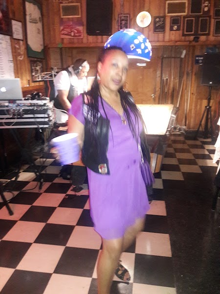Buddy's Wonder Bar photo 2
