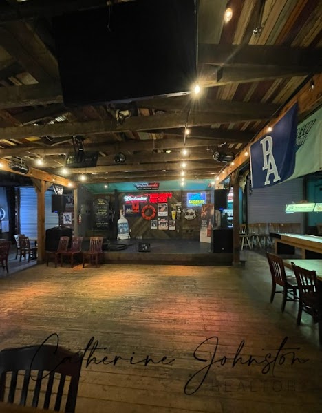 Salty Dog Saloon photo 4