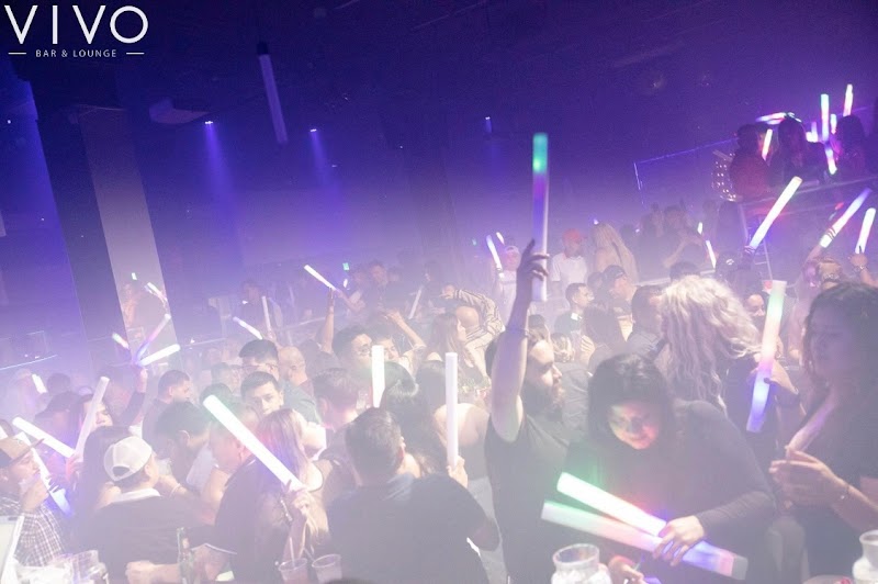 VIVO BAR & LOUNGE