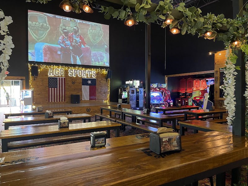 AGR Sports Bar – Live Sports, Axe Throwing & Games photo 3