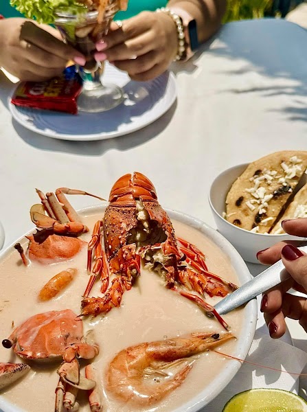 Mariscos ashly restaurant photo 2