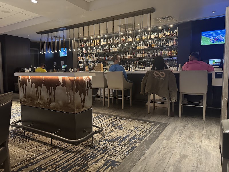 Hallfords Bar and Grill photo 3
