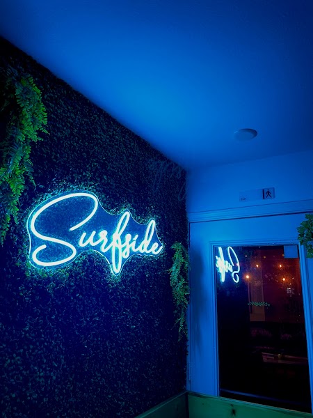 Surfside Lounge photo 3