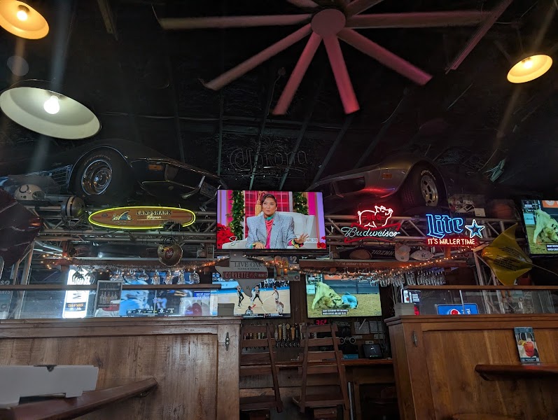 Stingrays Taphouse and Grill photo 3