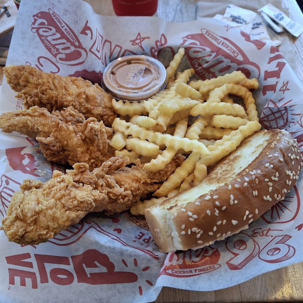 Raising Cane's Chicken Fingers photo 3
