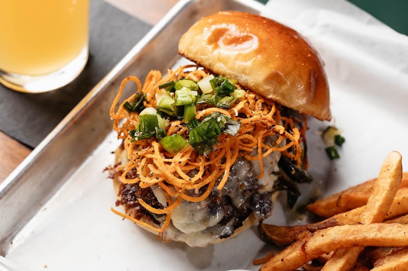 Underdogs Burgers & Brews photo 3