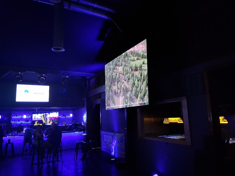 Station 83 Bar photo 2