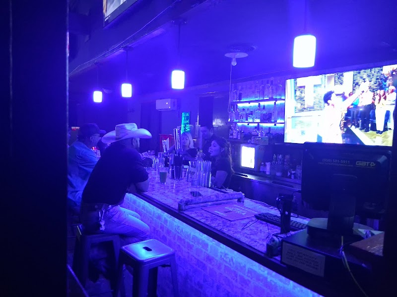 Station 83 Bar photo 5