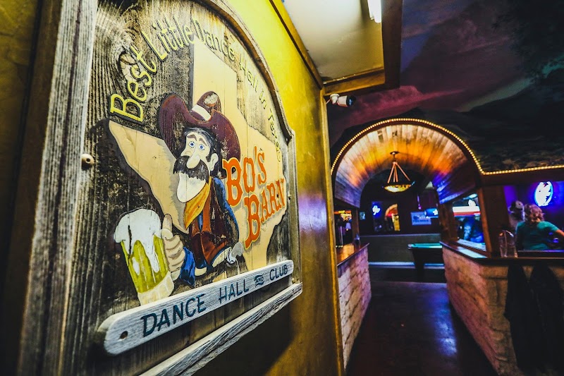 Bo's Barn Dancehall photo 4