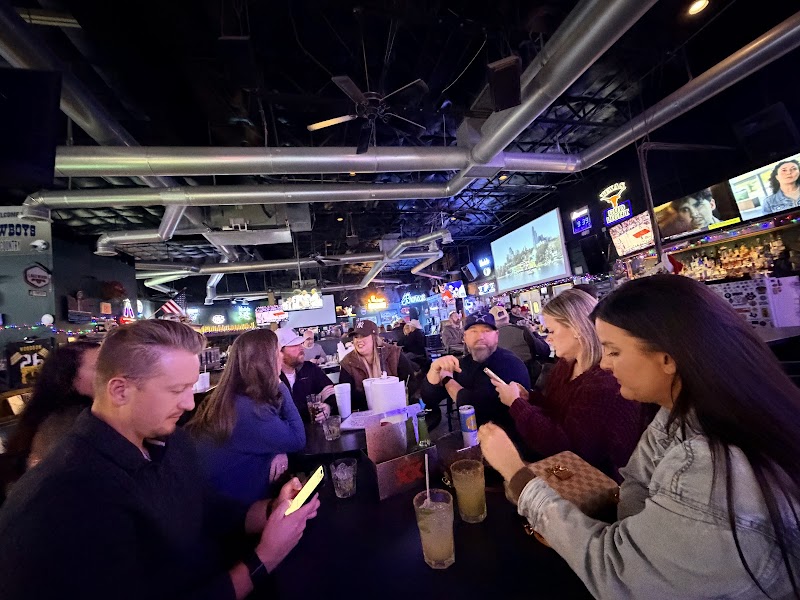 Bronco's Sports Bar & Grill photo 3
