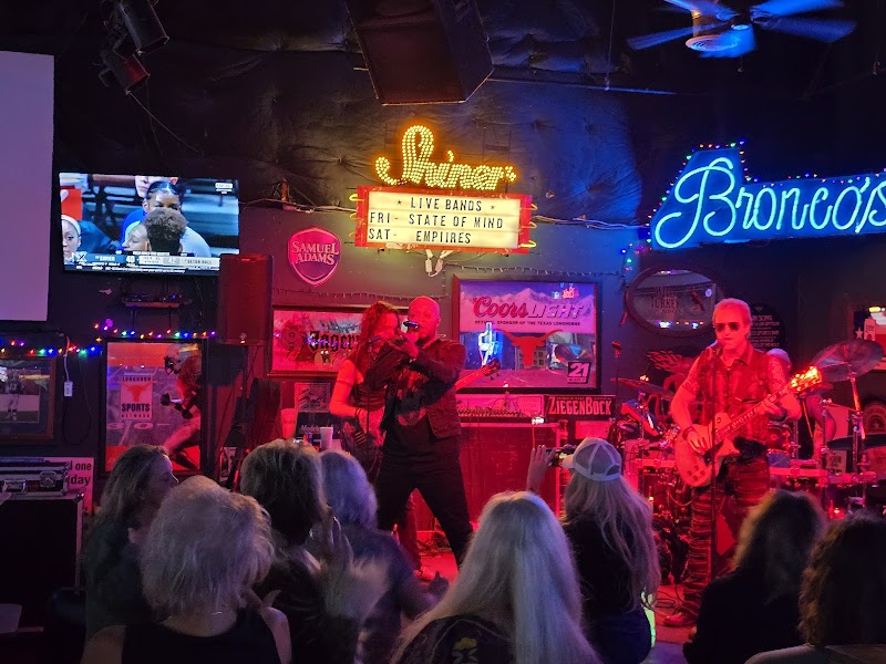 Bronco's Sports Bar & Grill photo 4