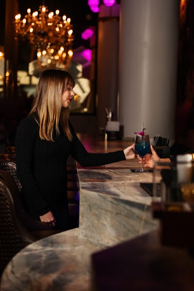 Beehive (Restaurant-Bar-Lounge) photo 3