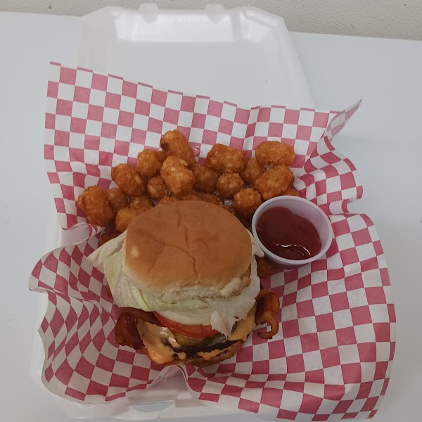 THE LOCAL SPORTS BAR AND GRILL photo 3