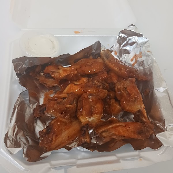 THE LOCAL SPORTS BAR AND GRILL photo 4