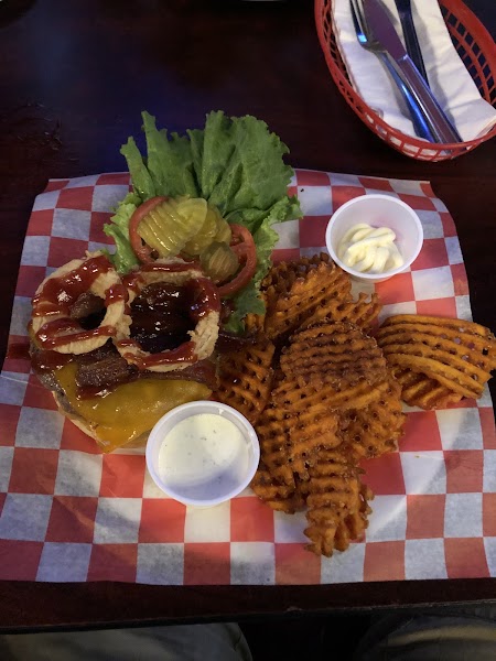 HOMETOWN SPORTS BAR & GRILL photo 4