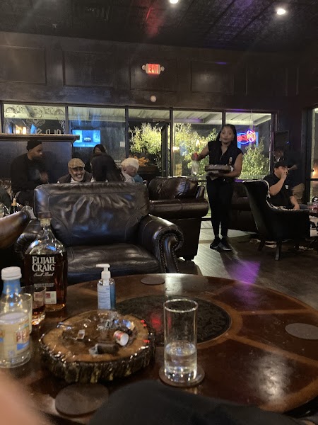 Cu'Noma Cigar Lounge photo 2