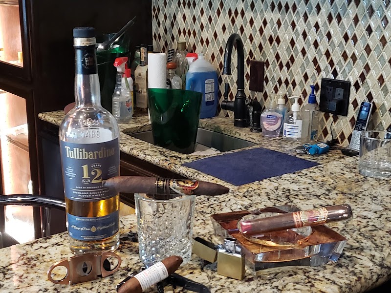 Cu'Noma Cigar Lounge photo 3