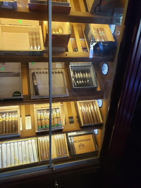 Cu'Noma Cigar Lounge photo 4