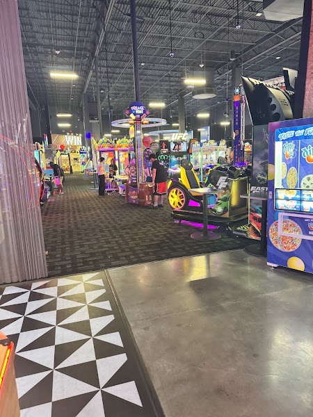 Dave & Buster's Friendswood photo 4
