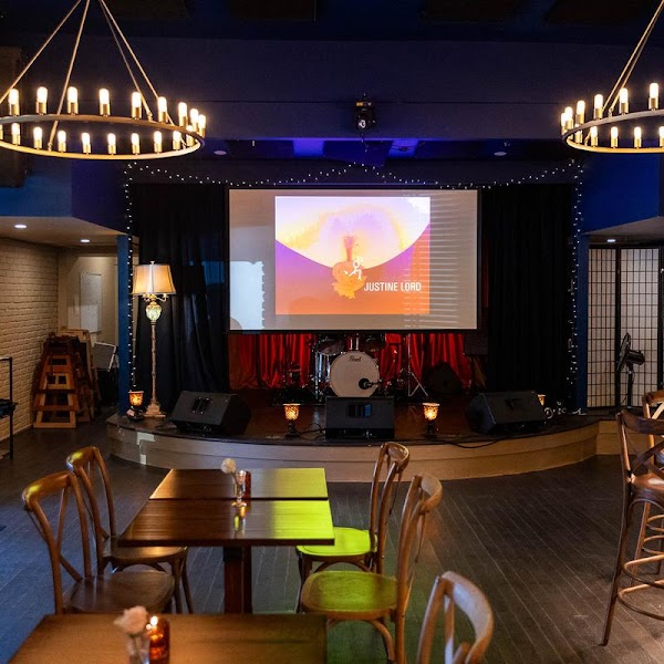 Pearl Moon Woodstock