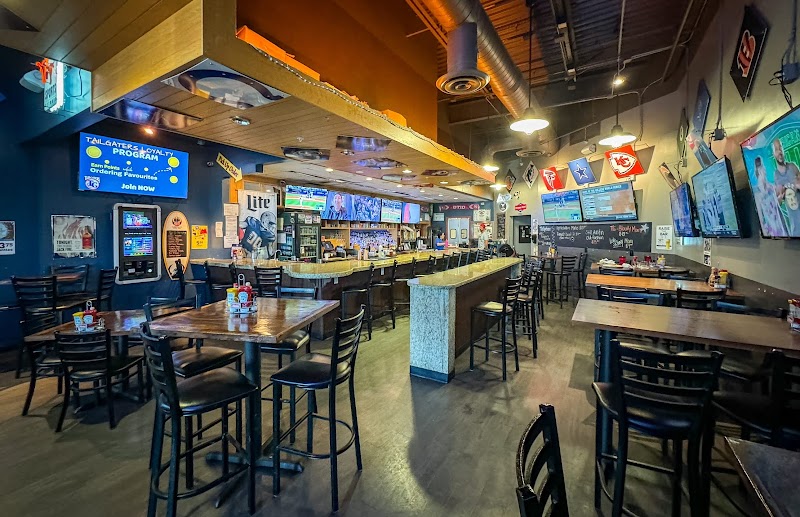 Tailgaters Sports Bar photo 3