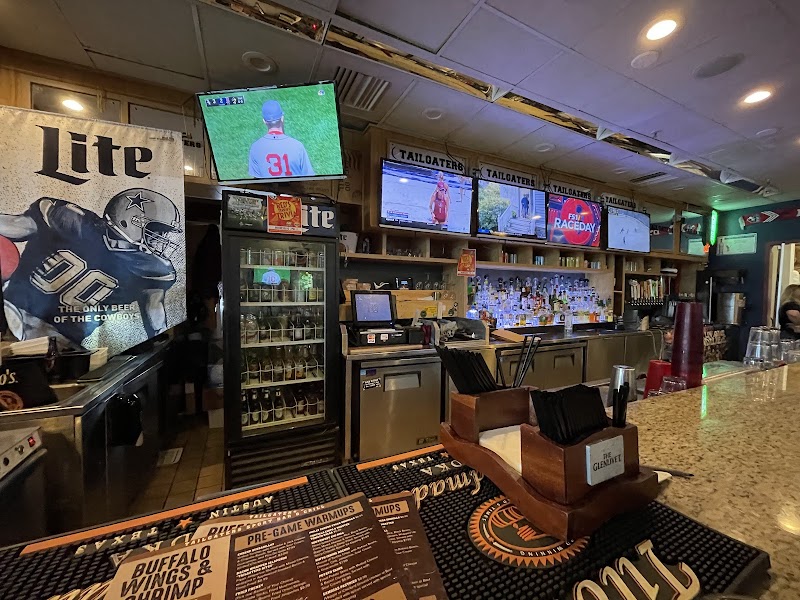 Tailgaters Sports Bar photo 4