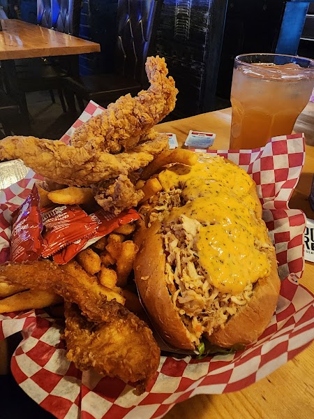 Hook & Reel Cajun Seafood & Bar photo 5