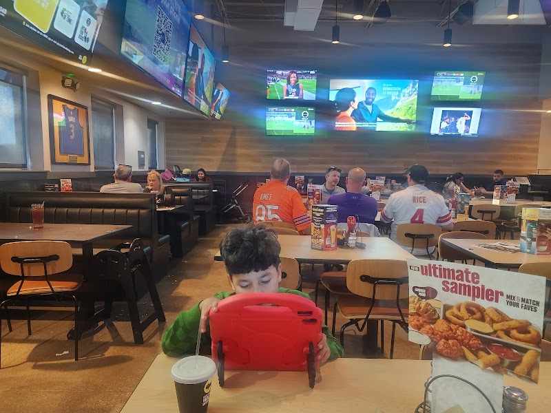 Buffalo Wild Wings photo 3