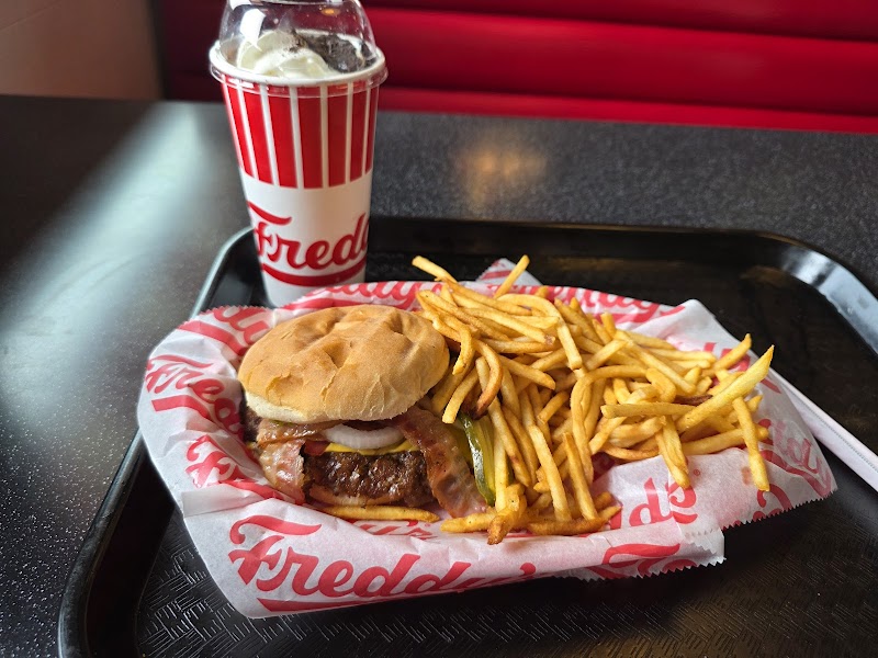 Freddy's Frozen Custard & Steakburgers photo 5
