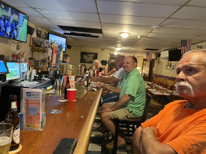 Bay Street Tavern photo 4