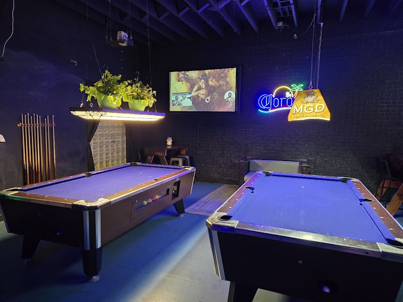 The Blue House Bar & Lounge photo 4